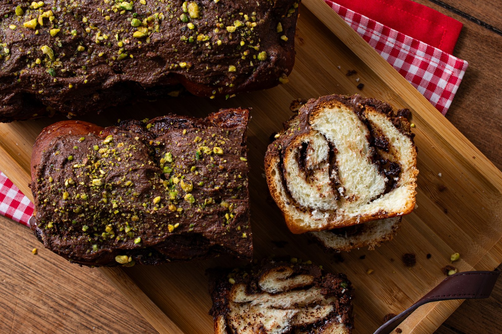 Babka de Nutella e Pistache - foto cortada